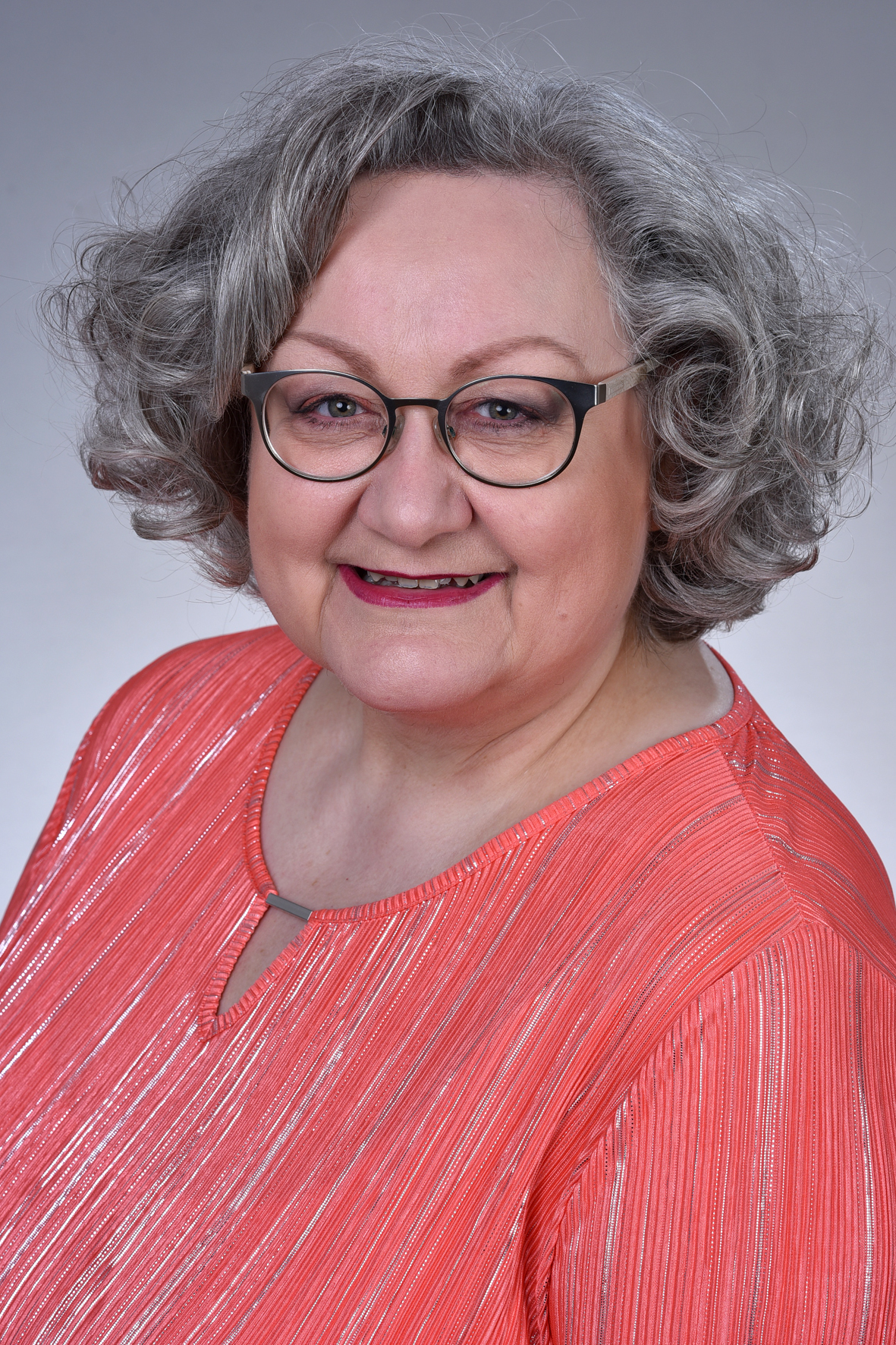 Über mich Porträtfoto Juliane 2020 1